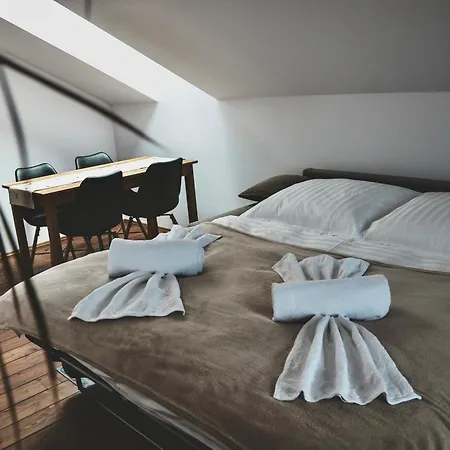 Svejdov Dom, Centrum *